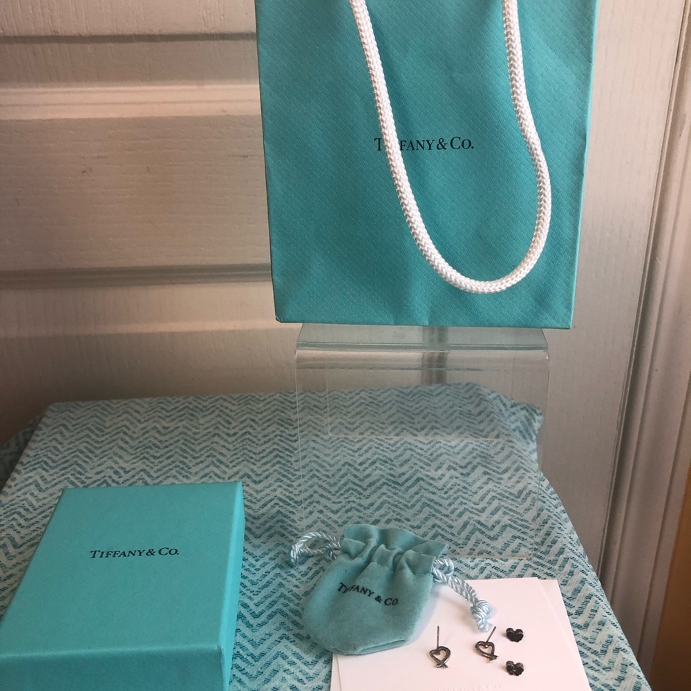 Tiffany & Co. Signature Paloma Picasso loving earrings